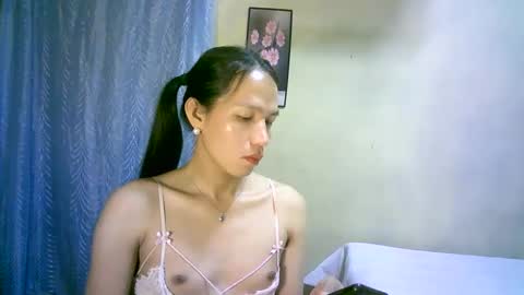 queen julia not into CHEAPGUY online show from February 2025 03:09:01 PM