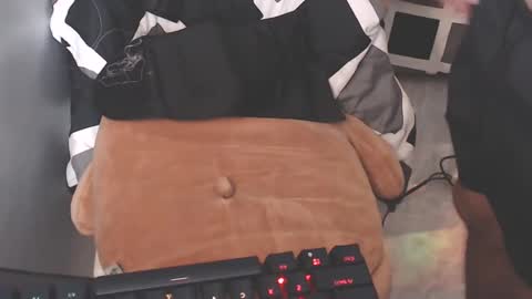 Snapshot of urpinoyasianx chatting on January 2025 07:14:02 AM Mel online show from January 2025 07:14:02 AM