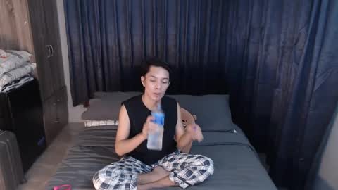 Snapshot of urpinoyasianx chatting on January 2025 08:36:01 AM Mel online show from January 2025 08:36:01 AM