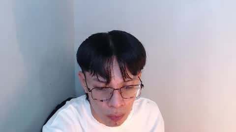 Snapshot of urpinoyasianx chatting on September 2025 10:11:02 PM Mel online show from September 2025 10:11:02 PM