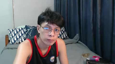 Snapshot of urpinoyasianx chatting on October 2025 11:08:02 AM Mel online show from October 2025 11:08:02 AM