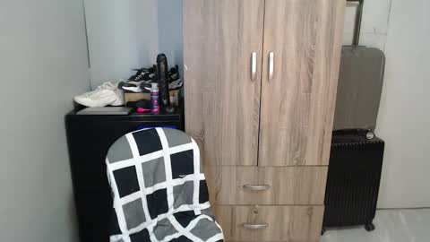 Snapshot of urpinoyasianx chatting on October 2025 06:28:01 AM Mel online show from October 2025 06:28:01 AM