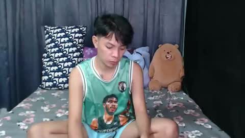 Snapshot of urpinoyasianx chatting on November 2025 02:07:02 PM Mel online show from November 2025 02:07:02 PM