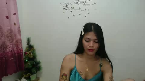 Snapshot of urpreciouspinayxxx chatting on December 2024 01:53:02 PM hi im kim online show from December 2024 01:53:02 PM