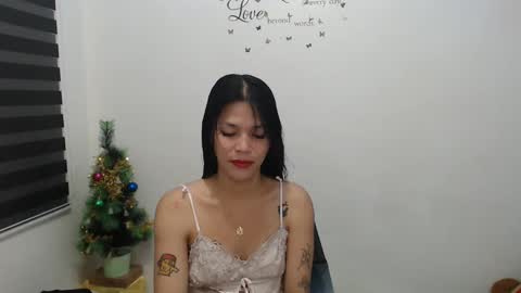 Snapshot of urpreciouspinayxxx chatting on December 2024 10:05:02 AM hi im kim online show from December 2024 10:05:02 AM