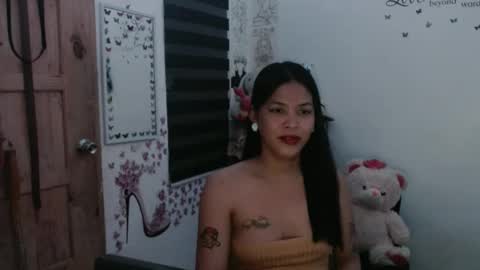 Snapshot of urpreciouspinayxxx chatting on September 2025 12:06:01 PM hi im kim online show from September 2025 12:06:01 PM