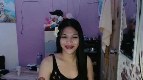 Snapshot of urpreciouspinayxxx chatting on December 2025 11:48:01 AM hi im kim online show from December 2025 11:48:01 AM