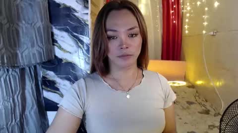 Snapshot of ursexy_debra chatting on December 2024 09:12:01 AM TYRA online show from December 2024 09:12:01 AM