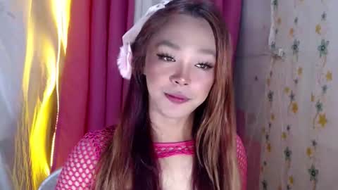 Snapshot of ursexy_debra chatting on September 2025 01:28:01 AM TYRA online show from September 2025 01:28:01 AM