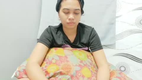 Snapshot of ursexy_pinay_skinny chatting on May 2026 04:51:02 AM im jenny online show from May 2026 04:51:02 AM