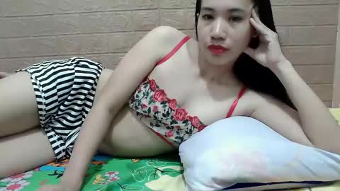 Snapshot of ursexychix_4u chatting on February 2025 08:42:02 PM ursexychix_4u online show from February 2025 08:42:02 PM