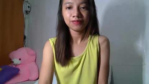 Snapshot of urshamegirl4you chatting on April 2026 06:16:02 PM Your LUNA online show from April 2026 06:16:02 PM