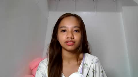 Snapshot of urshamegirl4you chatting on June 2026 04:44:01 PM Your LUNA online show from June 2026 04:44:01 PM