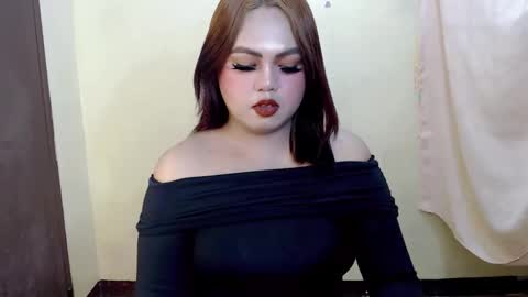 Snapshot of urslut_max chatting on April 2026 07:13:02 AM maxie online show from April 2026 07:13:02 AM