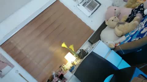 Snapshot of urtransbarbiecum chatting on February 2025 11:43:02 AM KIM online show from February 2025 11:43:02 AM