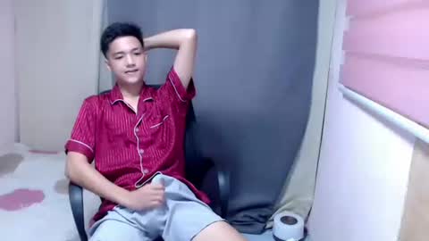 Snapshot of urtwinkjinwoo chatting on October 2025 10:32:02 PM JC online show from October 2025 10:32:02 PM