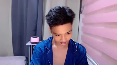 Snapshot of urtwinkjinwoo chatting on October 2025 10:54:02 PM JC online show from October 2025 10:54:02 PM