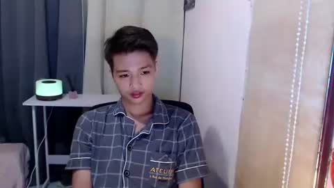 Snapshot of urtwinkjinwoo chatting on November 2025 06:53:01 PM JC online show from November 2025 06:53:01 PM