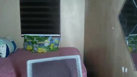 Bella Miles Olivia online show from May 2026 12:12:01 PM