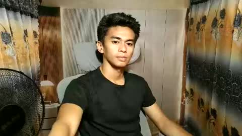 Snapshot of urwild_fuckerxx chatting on June 2026 01:07:02 AM urwild_fuckerxx online show from June 2026 01:07:02 AM