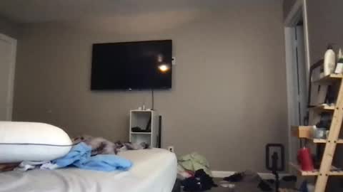 Urwivesaffair online show from April 2026 06:17:01 PM