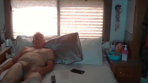 usednotbroken1 online show from May 2026 05:53:01 PM