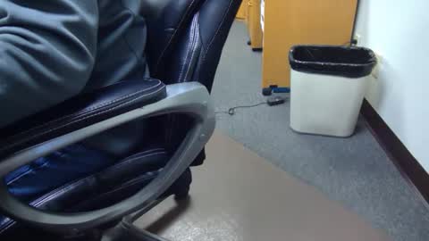 useemie online show from January 2025 11:45:01 PM