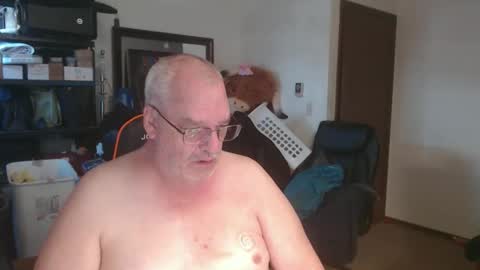 Snapshot of usgoober chatting on April 2026 12:11:02 PM Eric online show from April 2026 12:11:02 PM