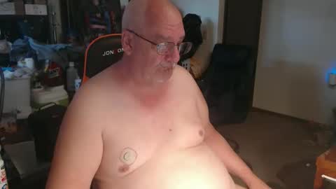 Snapshot of usgoober chatting on May 2026 12:43:01 PM Eric online show from May 2026 12:43:01 PM