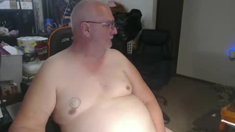 Snapshot of usgoober chatting on May 2026 02:39:02 AM Eric online show from May 2026 02:39:02 AM
