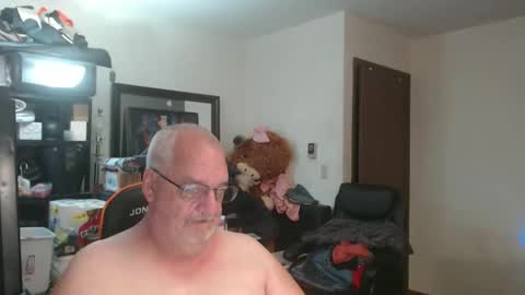 Snapshot of usgoober chatting on May 2026 12:33:01 PM Eric online show from May 2026 12:33:01 PM
