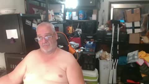 Snapshot of usgoober chatting on May 2026 02:28:01 AM Eric online show from May 2026 02:28:01 AM