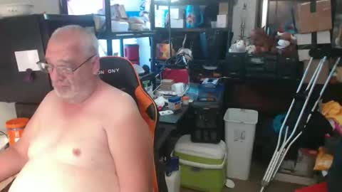 Snapshot of usgoober chatting on May 2026 11:39:01 AM Eric online show from May 2026 11:39:01 AM