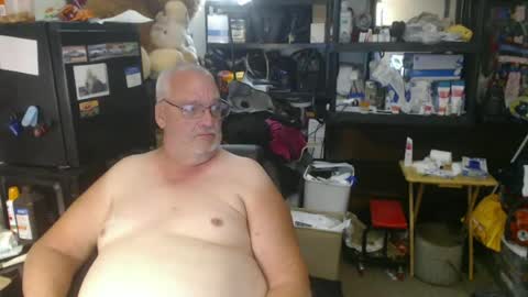 Snapshot of usgoober chatting on June 2026 02:16:01 AM Eric online show from June 2026 02:16:01 AM
