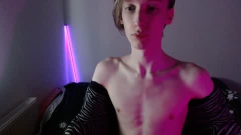 Snapshot of usuck364662 chatting on January 2025 03:29:01 AM Excuse me online show from January 2025 03:29:01 AM