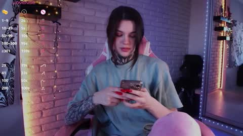 Snapshot of uwu_eva chatting on January 2025 10:15:02 AM Eva online show from January 2025 10:15:02 AM