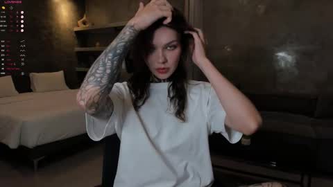 Snapshot of uwu_eva chatting on September 2025 11:43:01 AM Eva online show from September 2025 11:43:01 AM