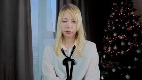 Chloe online show from February 2026 12:13:02 PM