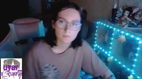 Cara online show from October 2025 07:21:01 PM