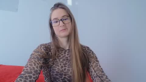 Snapshot of va_len_sea_ya chatting on March 2025 08:32:02 AM Valensiya online show from March 2025 08:32:02 AM