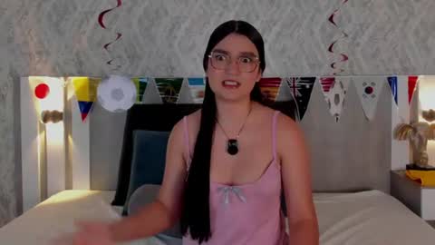 Vaalentina Lux online show from June 2026 02:36:01 PM