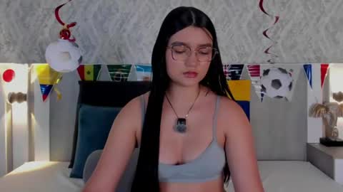 Vaalentina Lux online show from June 2026 02:26:01 PM