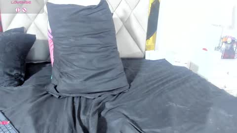 vahioleth  online show from February 2025 10:42:02 PM