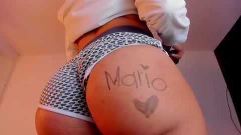 Snapshot of vahiolet_smith chatting on February 2025 07:50:02 PM Vahiolet smith online show from February 2025 07:50:02 PM