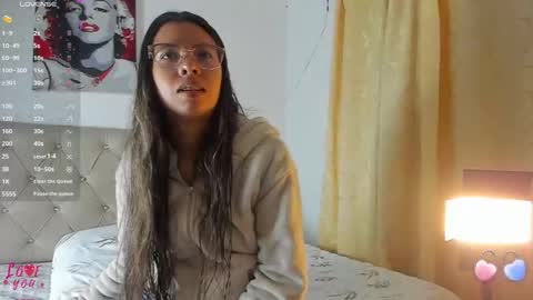 Snapshot of vahiolet_smith chatting on September 2025 02:57:01 AM Vahiolet smith online show from September 2025 02:57:01 AM