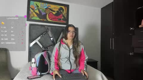 Snapshot of vahiolet_smith chatting on October 2025 03:15:01 AM Vahiolet smith online show from October 2025 03:15:01 AM