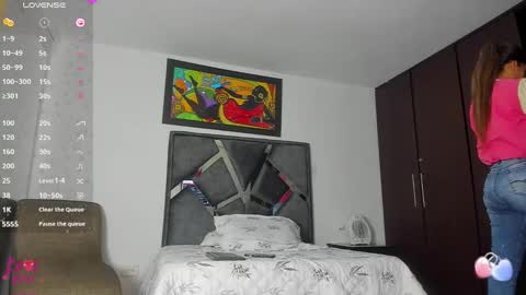 Snapshot of vahiolet_smith chatting on October 2025 03:28:01 AM Vahiolet smith online show from October 2025 03:28:01 AM