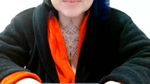 Snapshot of vaholiver chatting on May 2026 07:22:02 PM Vah Oliver online show from May 2026 07:22:02 PM