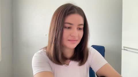 Snapshot of vaiee chatting on September 2025 05:18:02 AM Valery online show from September 2025 05:18:02 AM