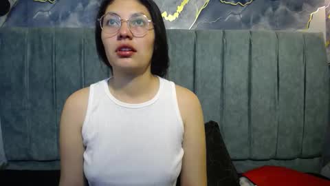 Snapshot of vainilla_cam chatting on February 2026 12:32:01 AM Vainilla online show from February 2026 12:32:01 AM